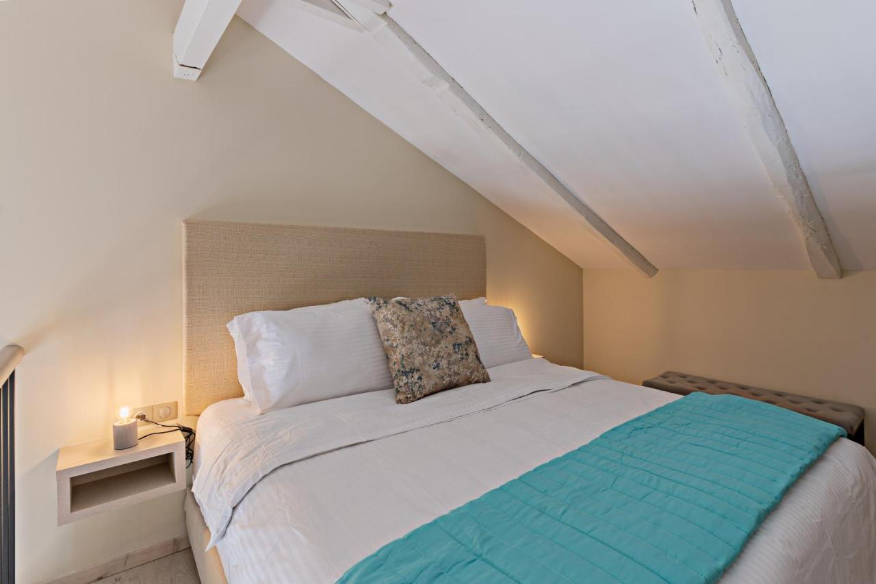 Mitos-suites Otel Resmo